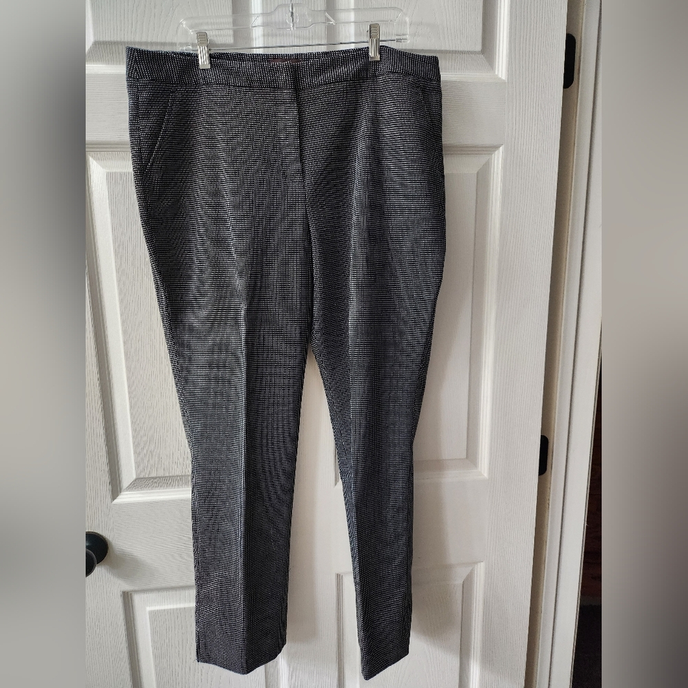 Chic Black Cropped Pants